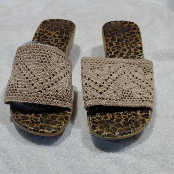 Vintage  Tan Sandals with Woven Textured Knit Pattern - Picture 2 of 4